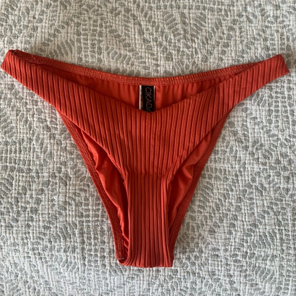 Red Bikini - Picture 3 of 4